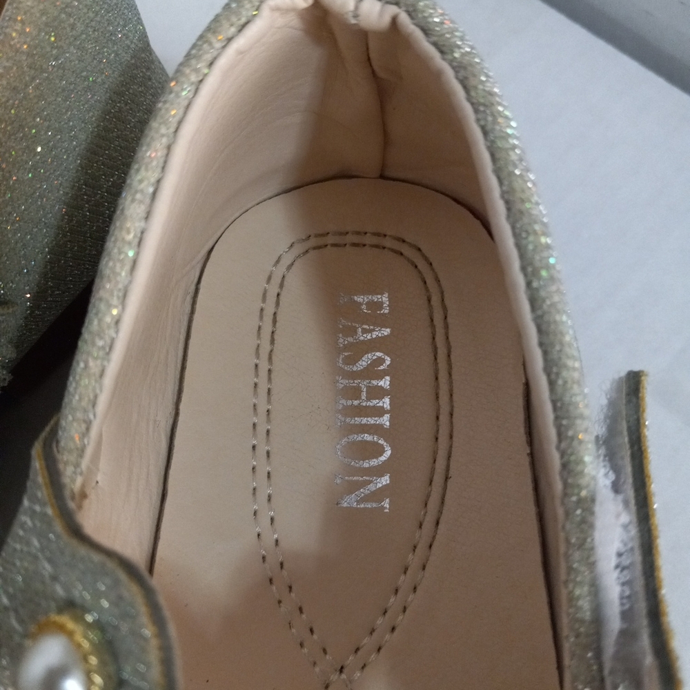 🔥Kids Fashion Brand Pearl-Embellished Gold Sparkle Formal Shoes Size 34 Girl - Picture 3 of 11